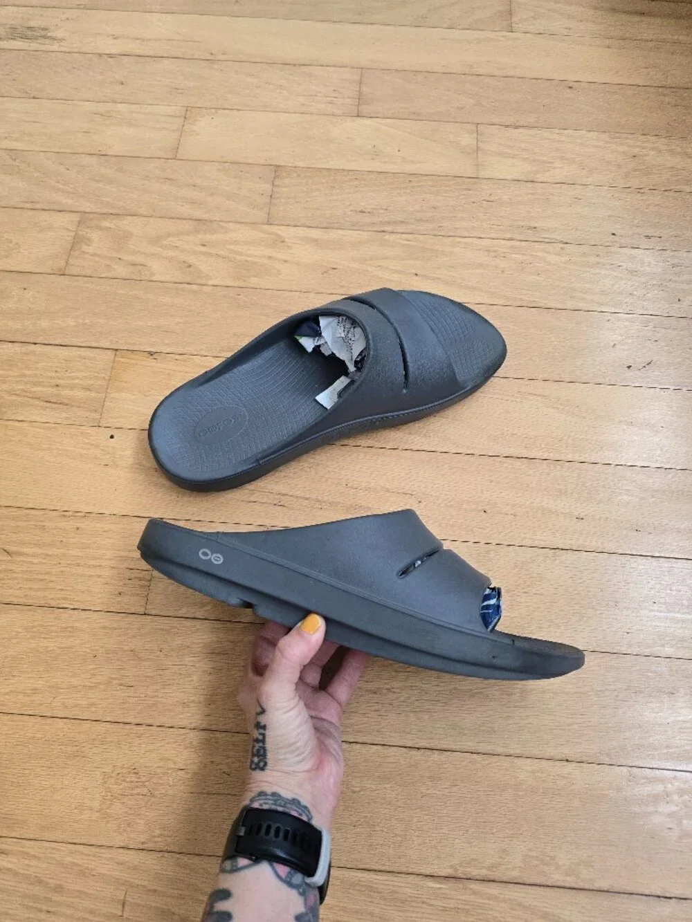 OOFOS | OOahh Charcoal Slate Gray Monochrome Recovery Slide Sandals | Men 13